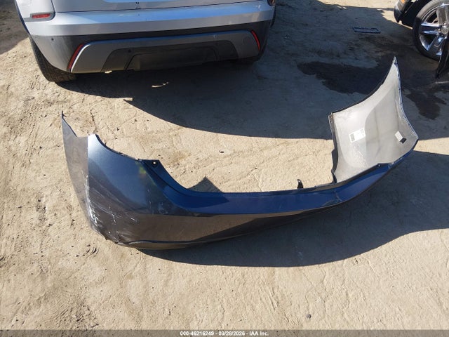 46216249 :رقم المزاد ، 2T1BURHE0JC052687 vin ، 2018 Toyota Corolla Le مزاد بيع