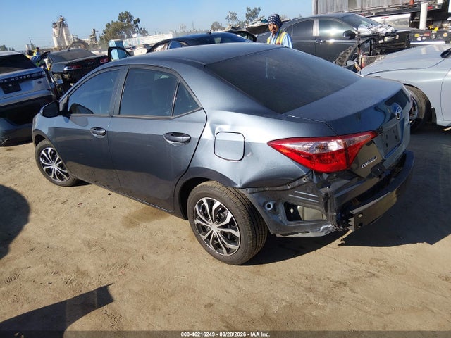 46216249 :رقم المزاد ، 2T1BURHE0JC052687 vin ، 2018 Toyota Corolla Le مزاد بيع