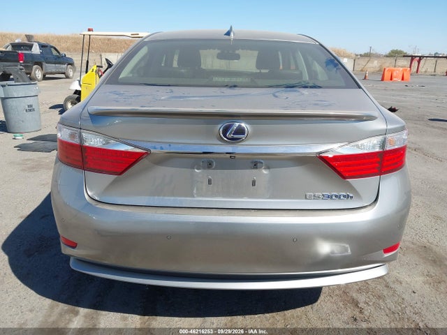 JTHBW1GG6F2083297 Lexus ES 300H