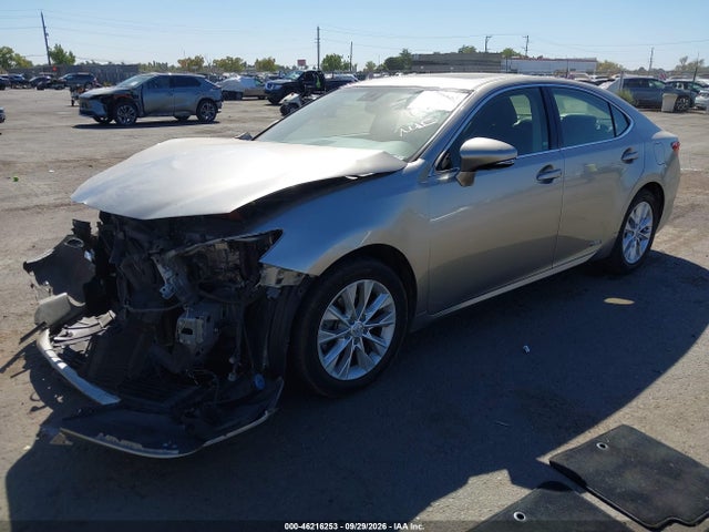 JTHBW1GG6F2083297 Lexus ES 300H