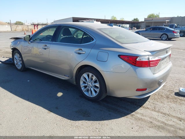 JTHBW1GG6F2083297 Lexus ES 300H