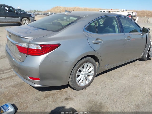 JTHBW1GG6F2083297 Lexus ES 300H