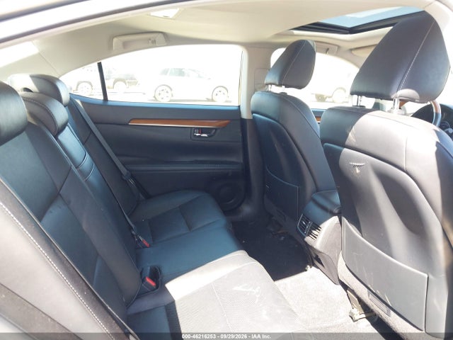 JTHBW1GG6F2083297 Lexus ES 300H