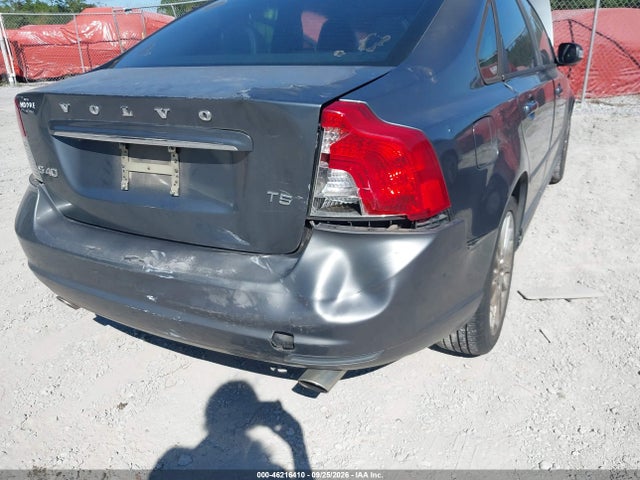 46216410 :رقم المزاد ، YV1672MS3B2534527 vin ، 2011 Volvo S40 T5/t5 R-design مزاد بيع
