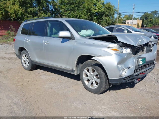 Продаж на аукціоні авто 2013 Toyota Highlander Base Plus V6, vin: 5TDBK3EH1DS238994, номер лоту: 46216642