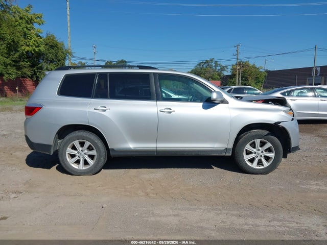 Продаж на аукціоні авто 2013 Toyota Highlander Base Plus V6, vin: 5TDBK3EH1DS238994, номер лоту: 46216642