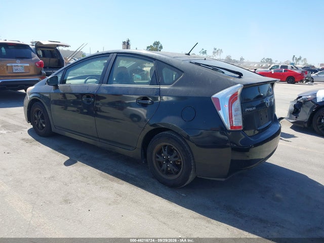 Toyota Prius Two 2015 JTDKN3DU3F0482769 Image 3