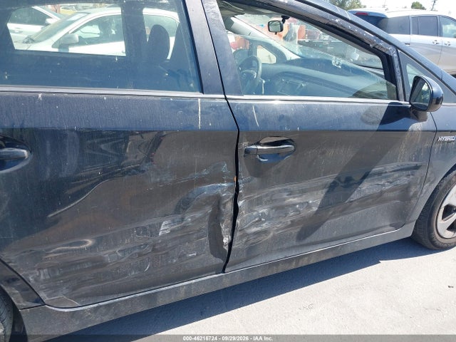 Toyota Prius Two 2015 JTDKN3DU3F0482769 Image 6