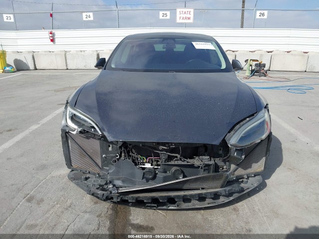 46216915 :رقم المزاد ، 5YJSA1E29JF246229 vin ، 2018 Tesla Modelo S 100d/75d/p100d مزاد بيع