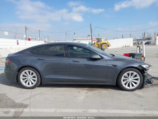 46216915 :رقم المزاد ، 5YJSA1E29JF246229 vin ، 2018 Tesla Modelo S 100d/75d/p100d مزاد بيع