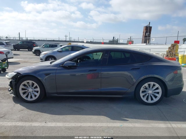 46216915 :رقم المزاد ، 5YJSA1E29JF246229 vin ، 2018 Tesla Modelo S 100d/75d/p100d مزاد بيع