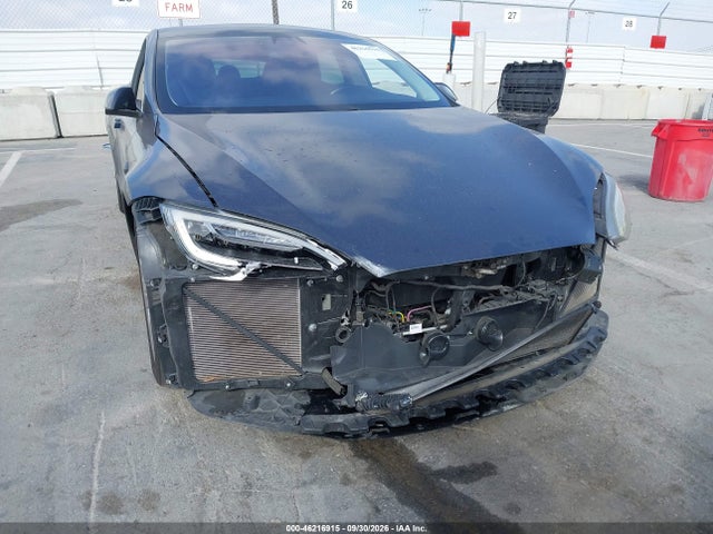 46216915 :رقم المزاد ، 5YJSA1E29JF246229 vin ، 2018 Tesla Modelo S 100d/75d/p100d مزاد بيع