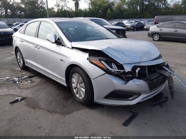 2016 KMHE24L17GA010987 main image