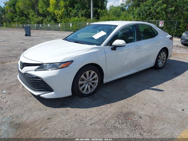 Продаж на аукціоні авто 2020 Toyota Camry Le, vin: 4T1C11AK4LU907049, номер лоту: 46216989