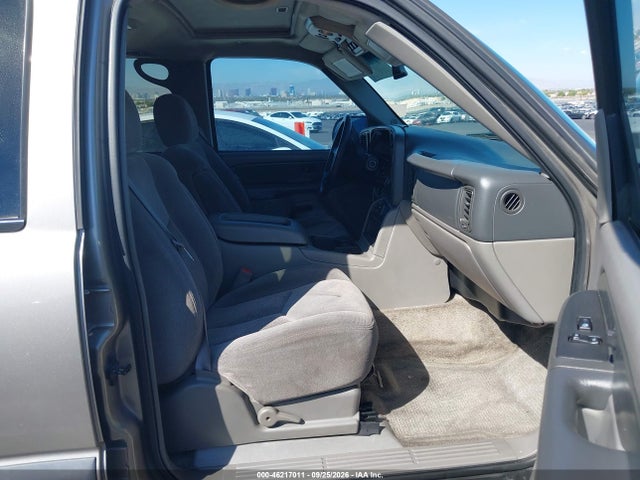 46217011 :رقم المزاد ، 3GNEC16Z83G335068 vin ، 2003 Chevrolet Suburban 1500 Ls مزاد بيع