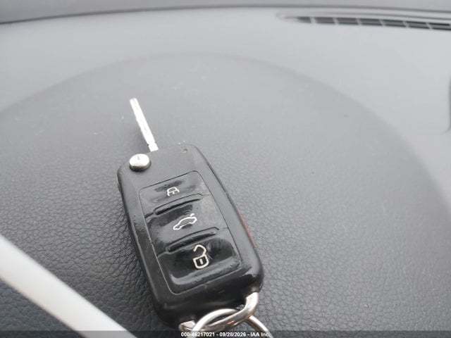 2010 Volkswagen Jetta Limited Edition მანქანა იყიდება აუქციონზე, vin: 3VWRZ7AJ9AM122025, აუქციონის ნომერი: 46217021