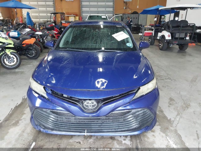 2018 Toyota Camry Le მანქანა იყიდება აუქციონზე, vin: 4T1B11HK2JU563218, აუქციონის ნომერი: 46217110