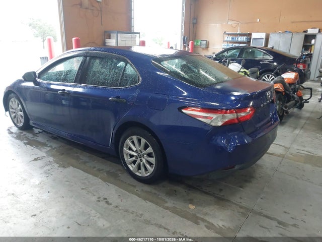 2018 Toyota Camry Le მანქანა იყიდება აუქციონზე, vin: 4T1B11HK2JU563218, აუქციონის ნომერი: 46217110