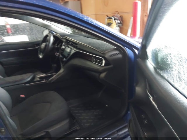 2018 Toyota Camry Le მანქანა იყიდება აუქციონზე, vin: 4T1B11HK2JU563218, აუქციონის ნომერი: 46217110