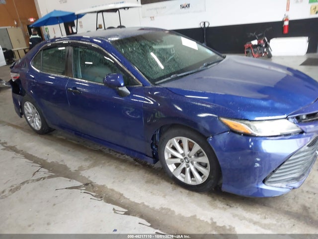 2018 Toyota Camry Le მანქანა იყიდება აუქციონზე, vin: 4T1B11HK2JU563218, აუქციონის ნომერი: 46217110