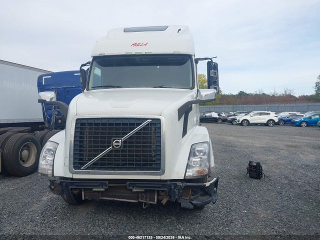 46217125 :رقم المزاد ، 4V4NC9EH3EN152143 vin ، 2014 Volvo Vn Vnl مزاد بيع