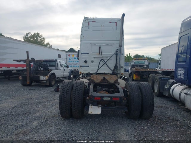 46217125 :رقم المزاد ، 4V4NC9EH3EN152143 vin ، 2014 Volvo Vn Vnl مزاد بيع