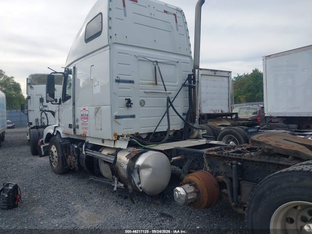 46217125 :رقم المزاد ، 4V4NC9EH3EN152143 vin ، 2014 Volvo Vn Vnl مزاد بيع