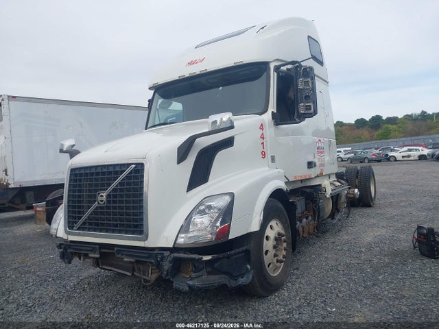 46217125 :رقم المزاد ، 4V4NC9EH3EN152143 vin ، 2014 Volvo Vn Vnl مزاد بيع