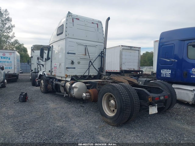 46217125 :رقم المزاد ، 4V4NC9EH3EN152143 vin ، 2014 Volvo Vn Vnl مزاد بيع