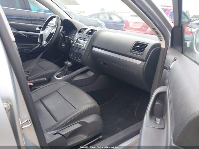 46217304 :رقم المزاد ، 3VWRM71K28M185565 vin ، 2008 Volkswagen Jetta Se/sel مزاد بيع