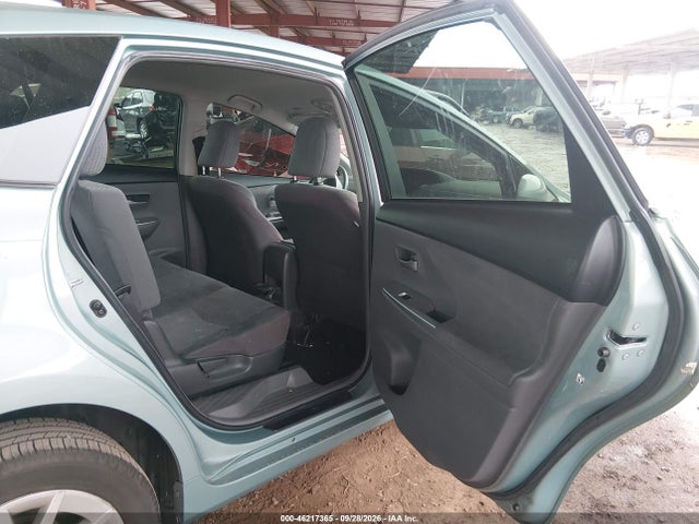 Toyota Prius V Three 2014 JTDZN3EU5E3341003 Image 8