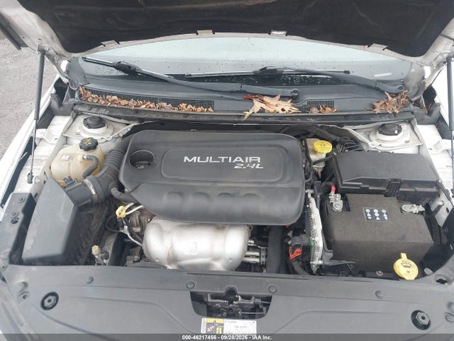 2015 Chrysler 200 Limited მანქანა იყიდება აუქციონზე, vin: 1C3CCCAB7FN581583, აუქციონის ნომერი: 46217456