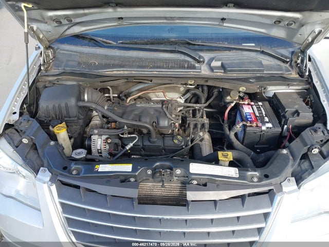 46217470 :رقم المزاد ، 2A4RR5D12AR324100 vin ، 2010 Chrysler Town & Country Touring مزاد بيع