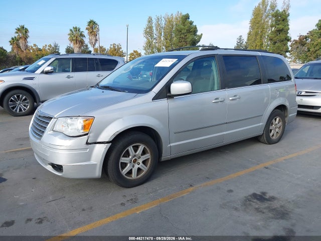 46217470 :رقم المزاد ، 2A4RR5D12AR324100 vin ، 2010 Chrysler Town & Country Touring مزاد بيع