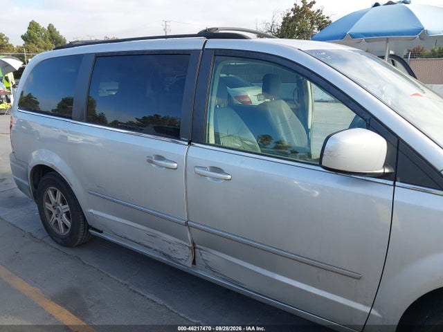 46217470 :رقم المزاد ، 2A4RR5D12AR324100 vin ، 2010 Chrysler Town & Country Touring مزاد بيع