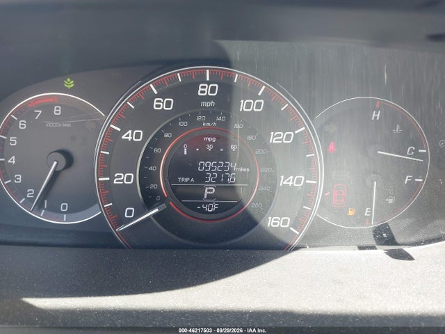 46217503 :رقم المزاد ، 1HGCT1B87FA012793 vin ، 2015 Honda Accord Ex-l مزاد بيع