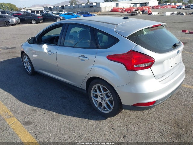 Ford FOCUS SE 2015 1FADP3K24FL326331 Image 3