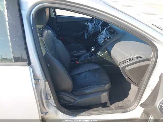 Ford FOCUS SE 2015 1FADP3K24FL326331 Image 5