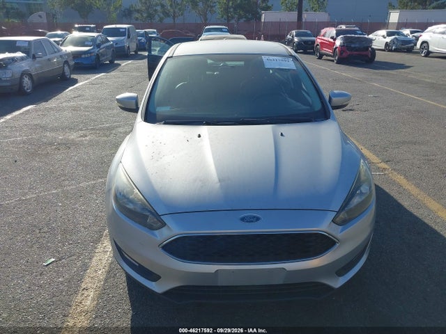 Ford FOCUS SE 2015 1FADP3K24FL326331 Image 6
