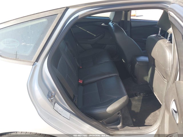 Ford FOCUS SE 2015 1FADP3K24FL326331 Image 8