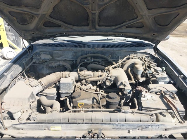 46217631 :رقم المزاد ، 5TENL42N21Z745380 vin ، 2001 Toyota Tacoma مزاد بيع