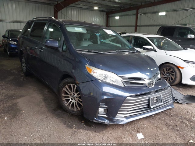 46217696 :رقم المزاد ، 5TDYZ3DC6KS974421 vin ، 2019 Toyota Sienna Xle Premium 8 Passenger مزاد بيع