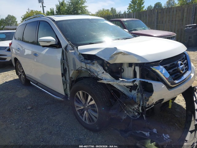 46217780 :رقم المزاد ، 5N1DR2MM1HC657590 vin ، 2017 Nissan Pathfinder S/sv/sl/platinum مزاد بيع