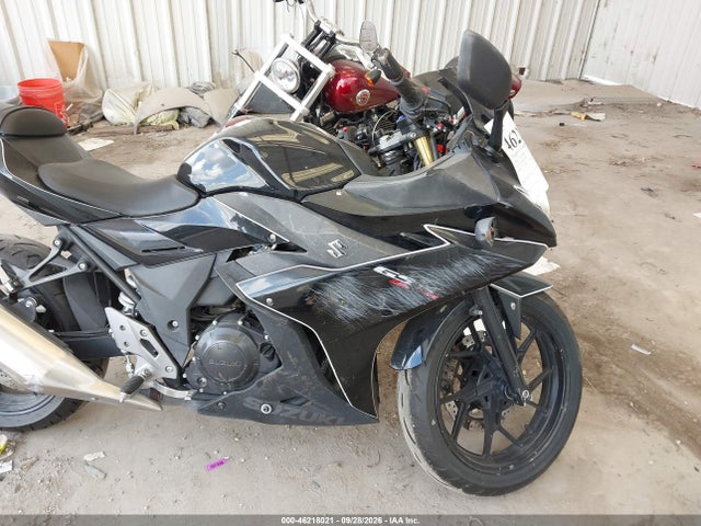 Suzuki GSX250R 2018 LC6DN11A3J1100987 Image 14