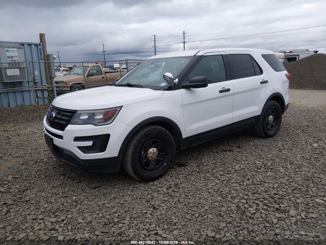 Ford Utility Police Interceptor 2017 1FM5K8AR3HGD72216 Image 2