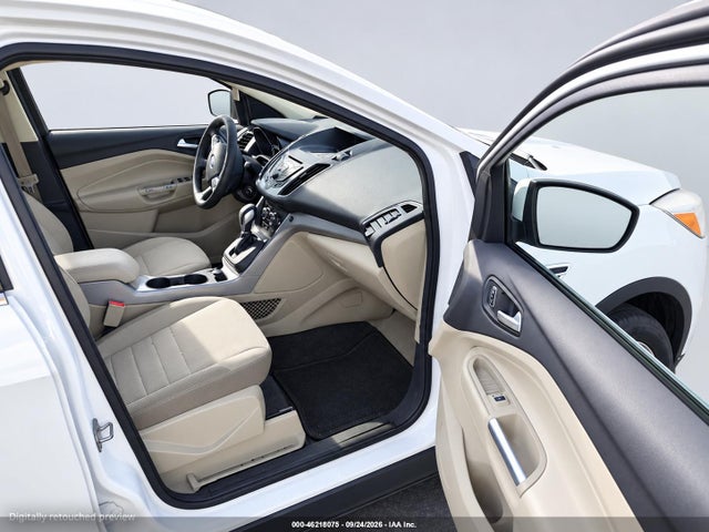 46218075 :رقم المزاد ، 1FMCU9GX3GUB75012 vin ، 2016 Ford Escape Se مزاد بيع