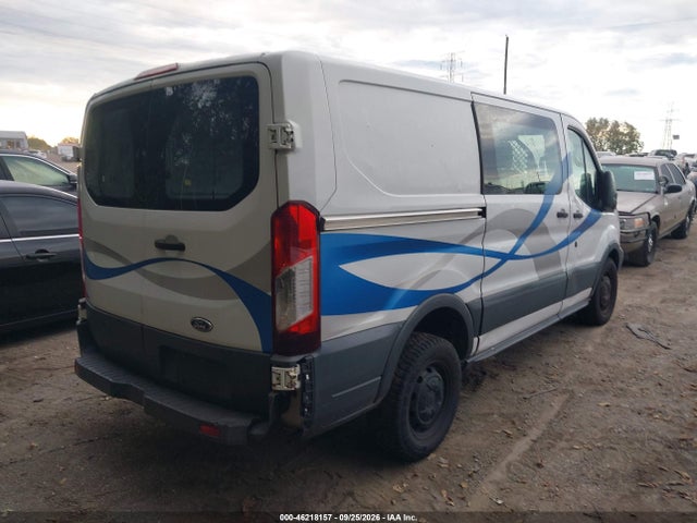 46218157 :رقم المزاد ، 1FTNE1YM8FKA41445 vin ، 2015 Ford Transit-150 مزاد بيع