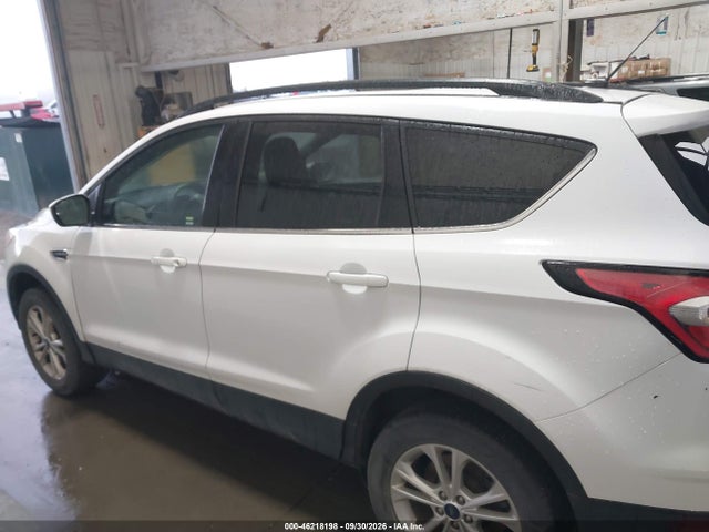 Продаж на аукціоні авто 2018 Ford Escape Se, vin: 1FMCU9GD8JUC61610, номер лоту: 46218198