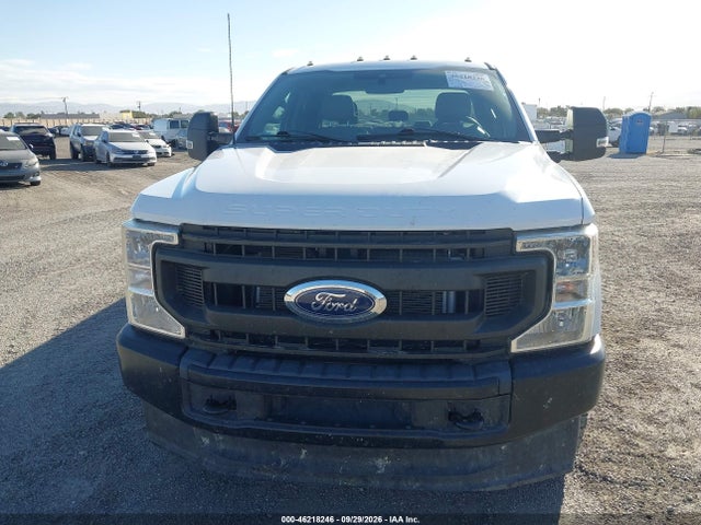46218246 :رقم المزاد ، 1FD8X3H61NEC27776 vin ، 2022 Ford F-350 Chassis Xl مزاد بيع
