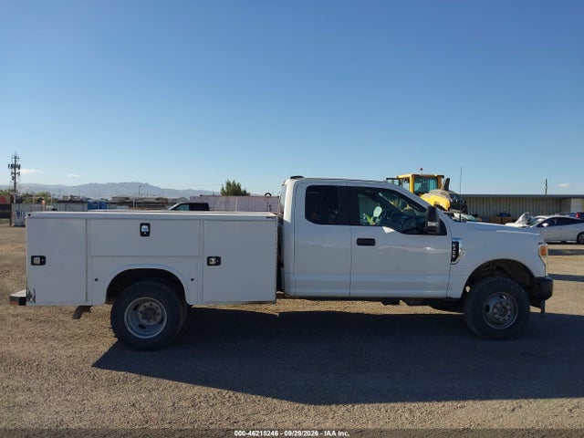 46218246 :رقم المزاد ، 1FD8X3H61NEC27776 vin ، 2022 Ford F-350 Chassis Xl مزاد بيع